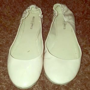 Mossimo Nude flats